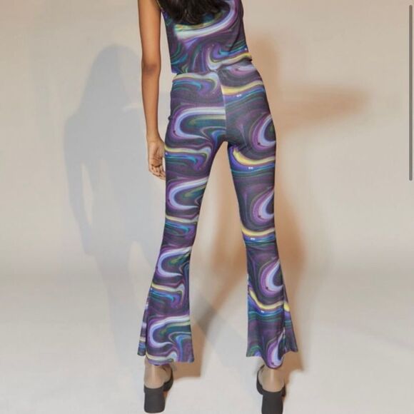 Urban Outfitters NGOrder Flare Pant
NWT Size 8 - Picture 3 of 10